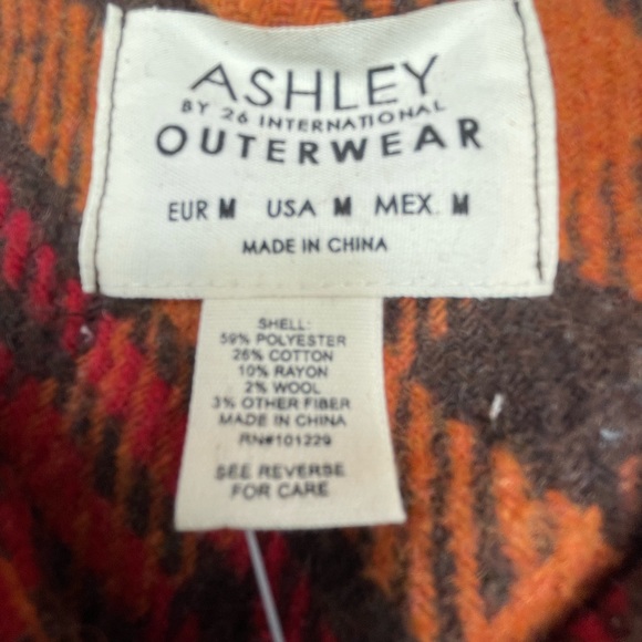 Ashley International Shacket with great detail and warm and cozy New Size M - Picture 6 of 14